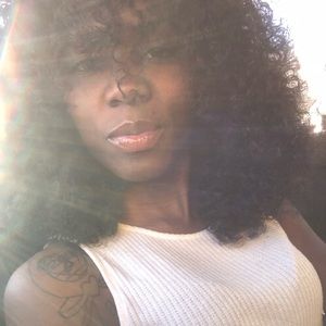 Meet your Posher, Ashia